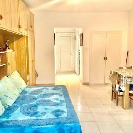 Loft Sencillo Con Terraza Y Aire Acondicionado A Pocos Metros Del Mar En - Es-9-159