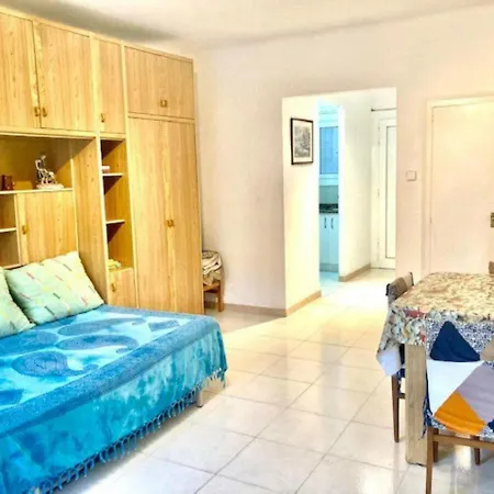 Apartment Loft Sencillo Con Terraza Y Aire Acondicionado A Pocos Metros Del Mar En - Es-9-159